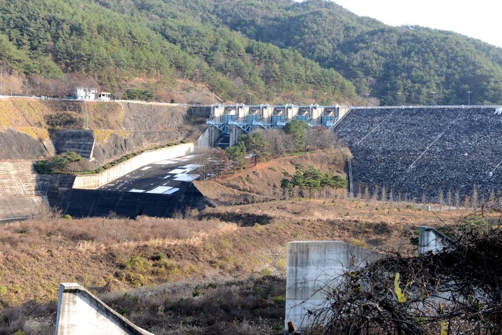 홍천 댐 경치